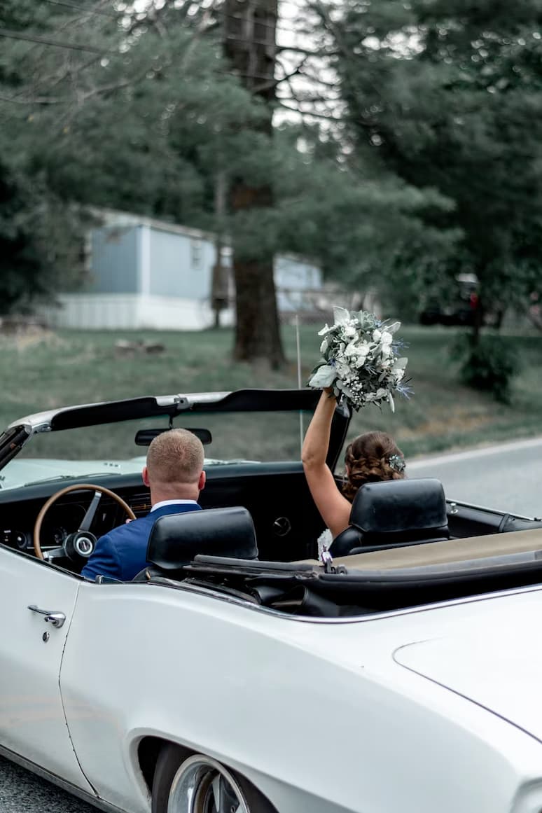 Voiture de mariage blanche